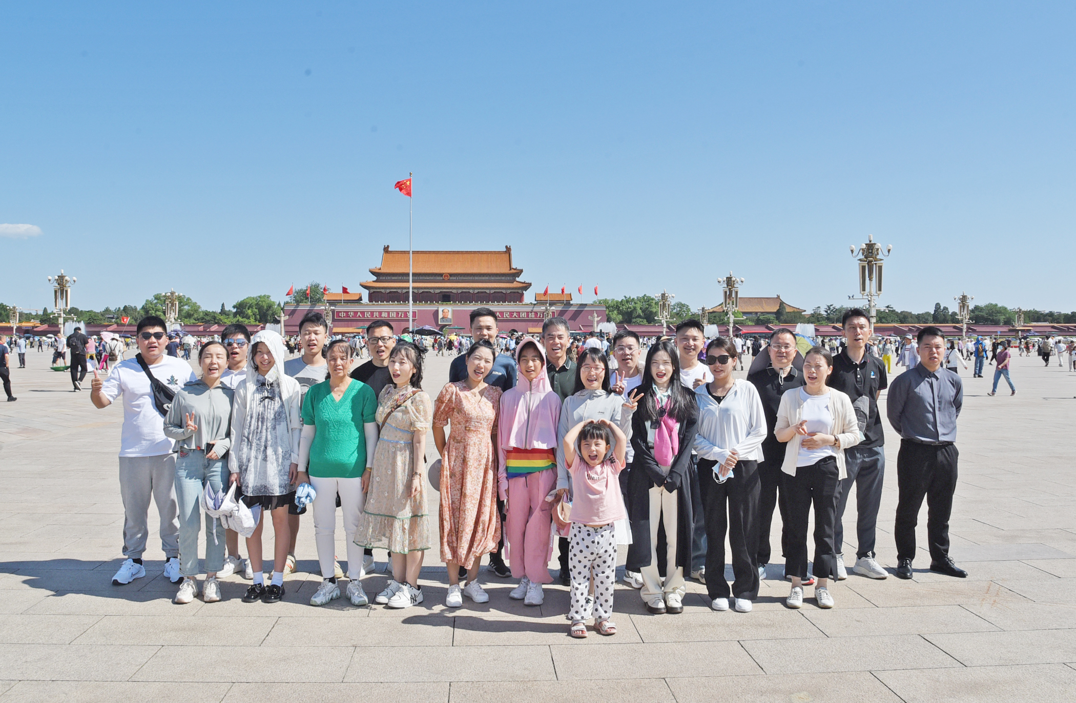 春暖花開游故宮，風(fēng)和日麗登長(zhǎng)城！